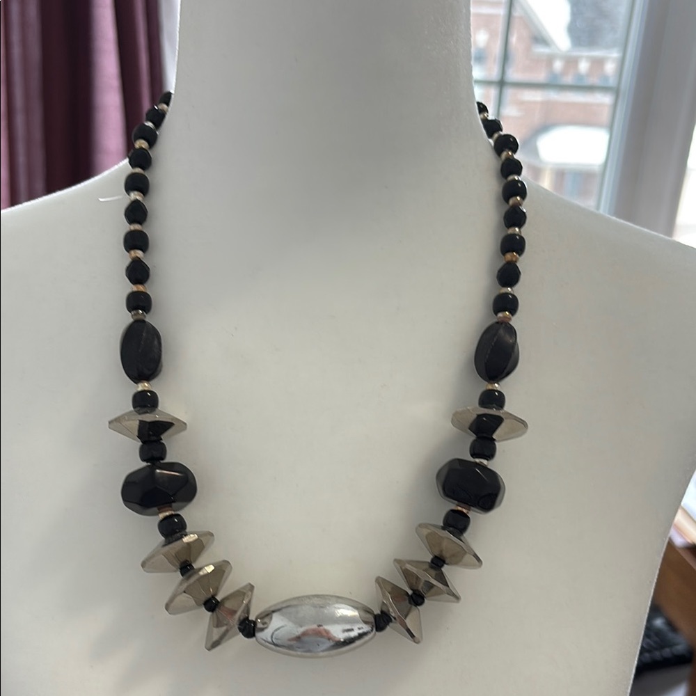 Elegant Black and Silver Beaded Necklace